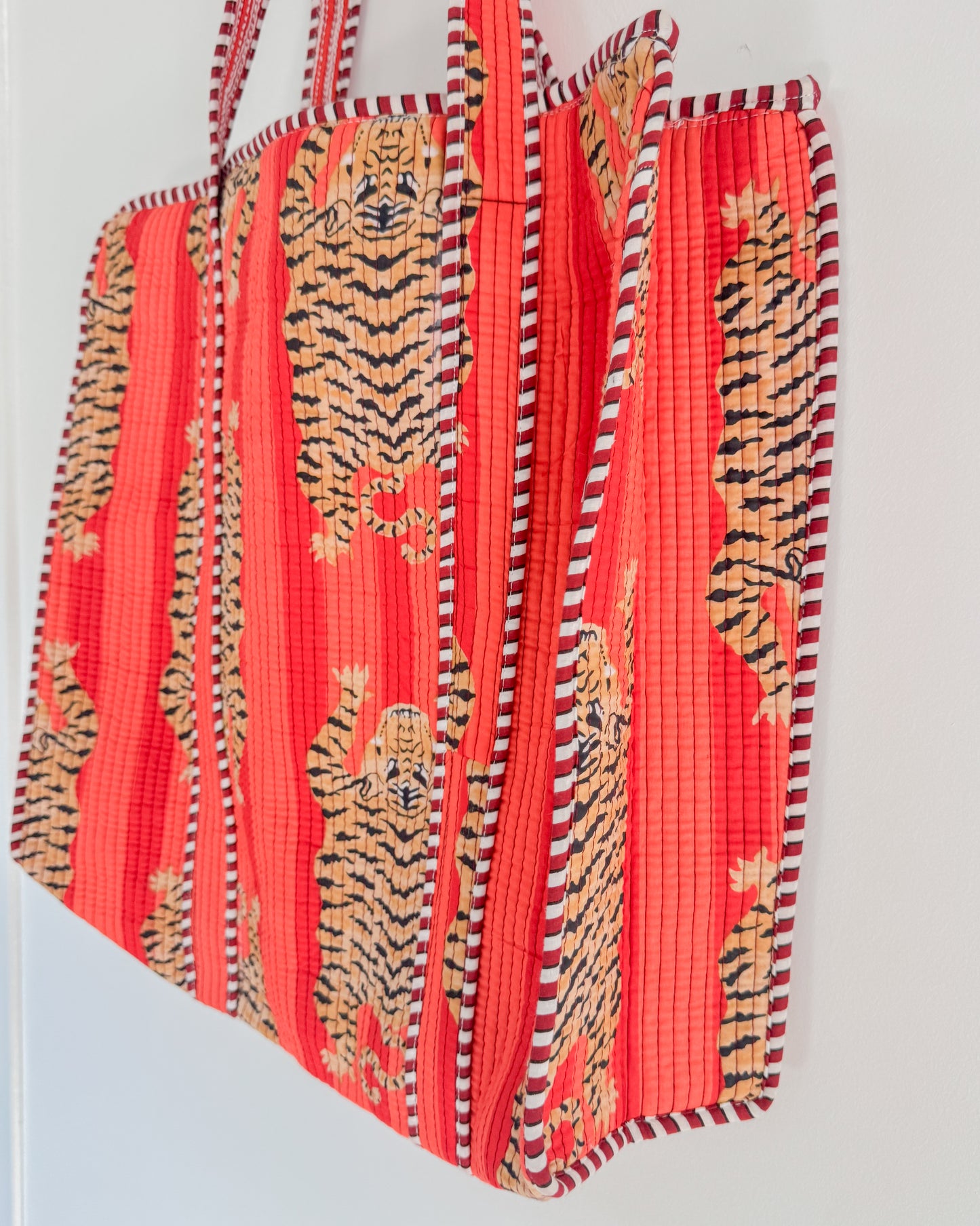Red Tiger l Big tote bag in quilted cotton