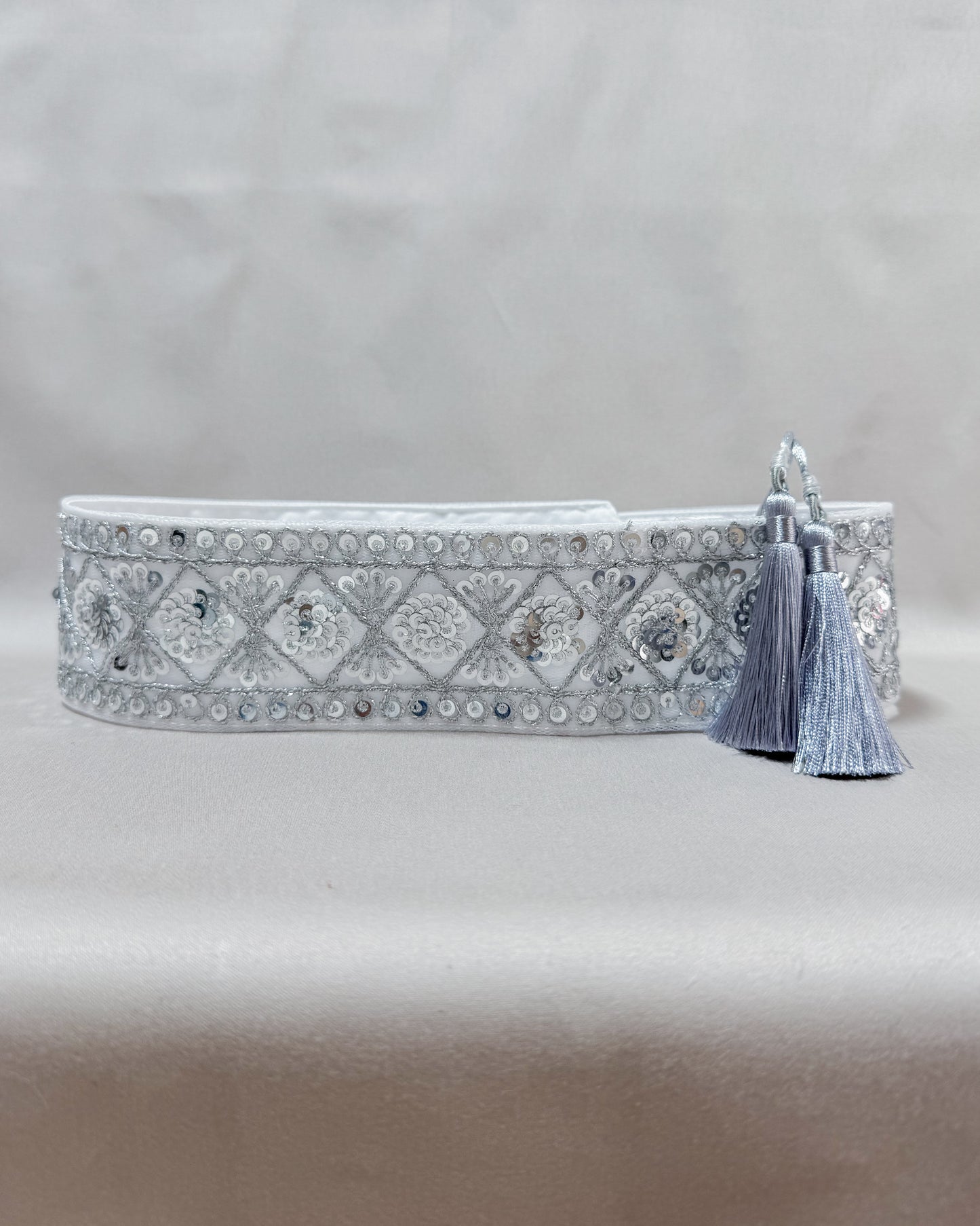 Bohemiam silver belt with embroidered flowers and tassels