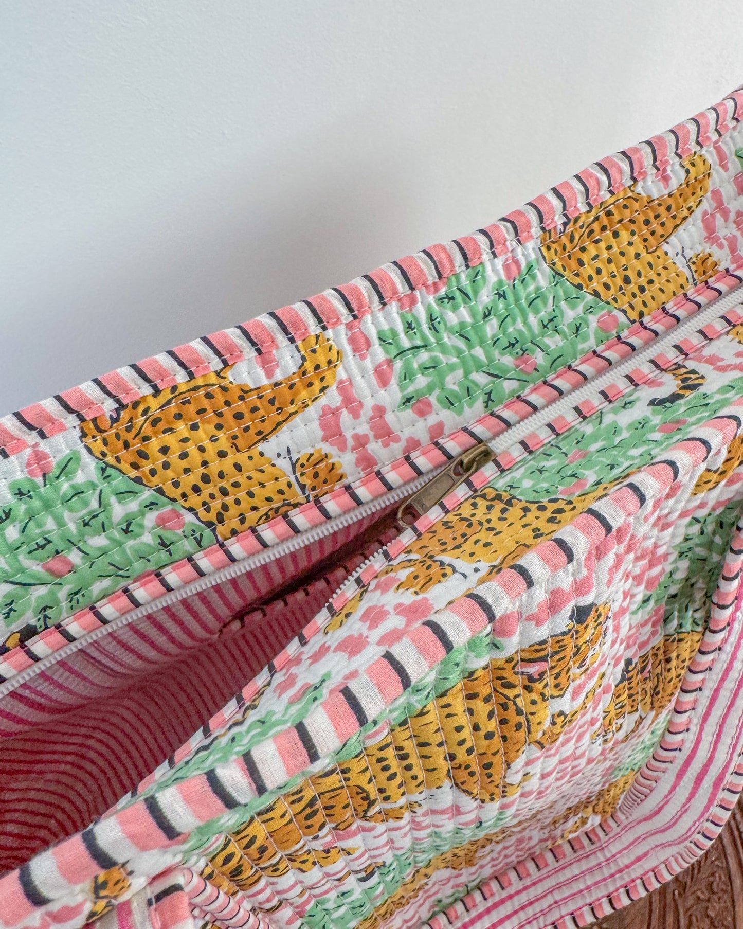 White and pink tiger l Big tote bag in quilted cotton
