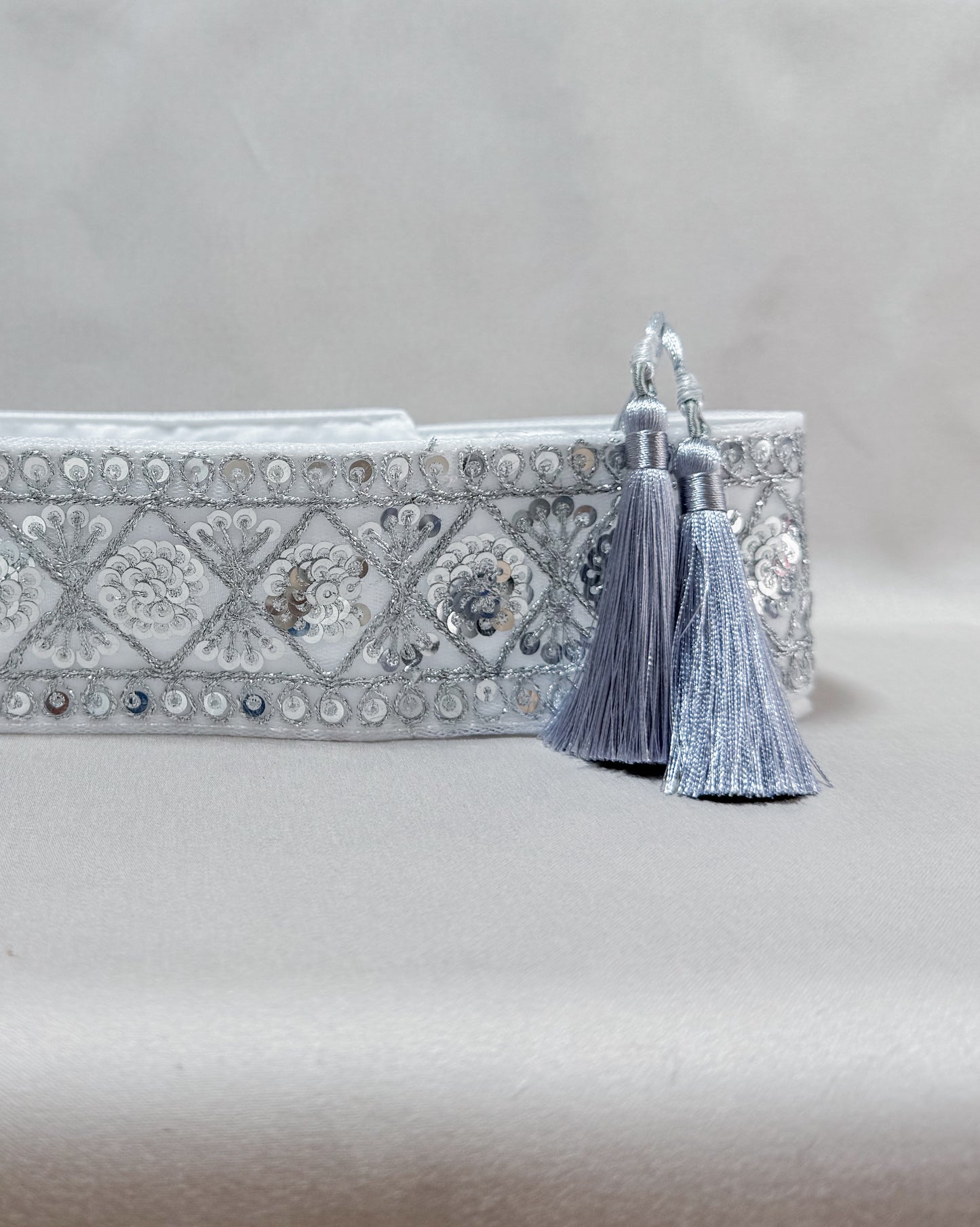 Bohemiam silver belt with embroidered flowers and tassels