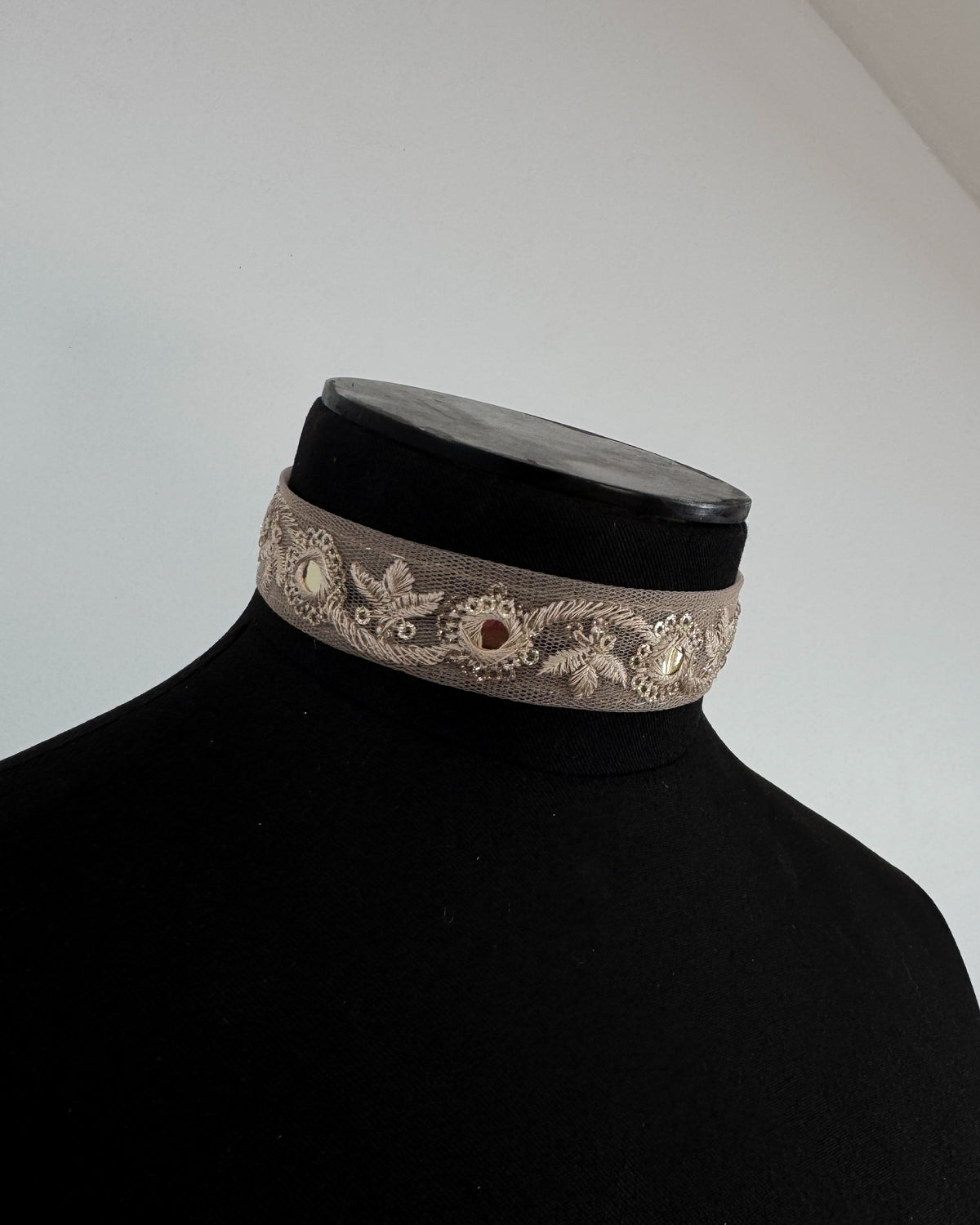 Golden lace embroidered choker