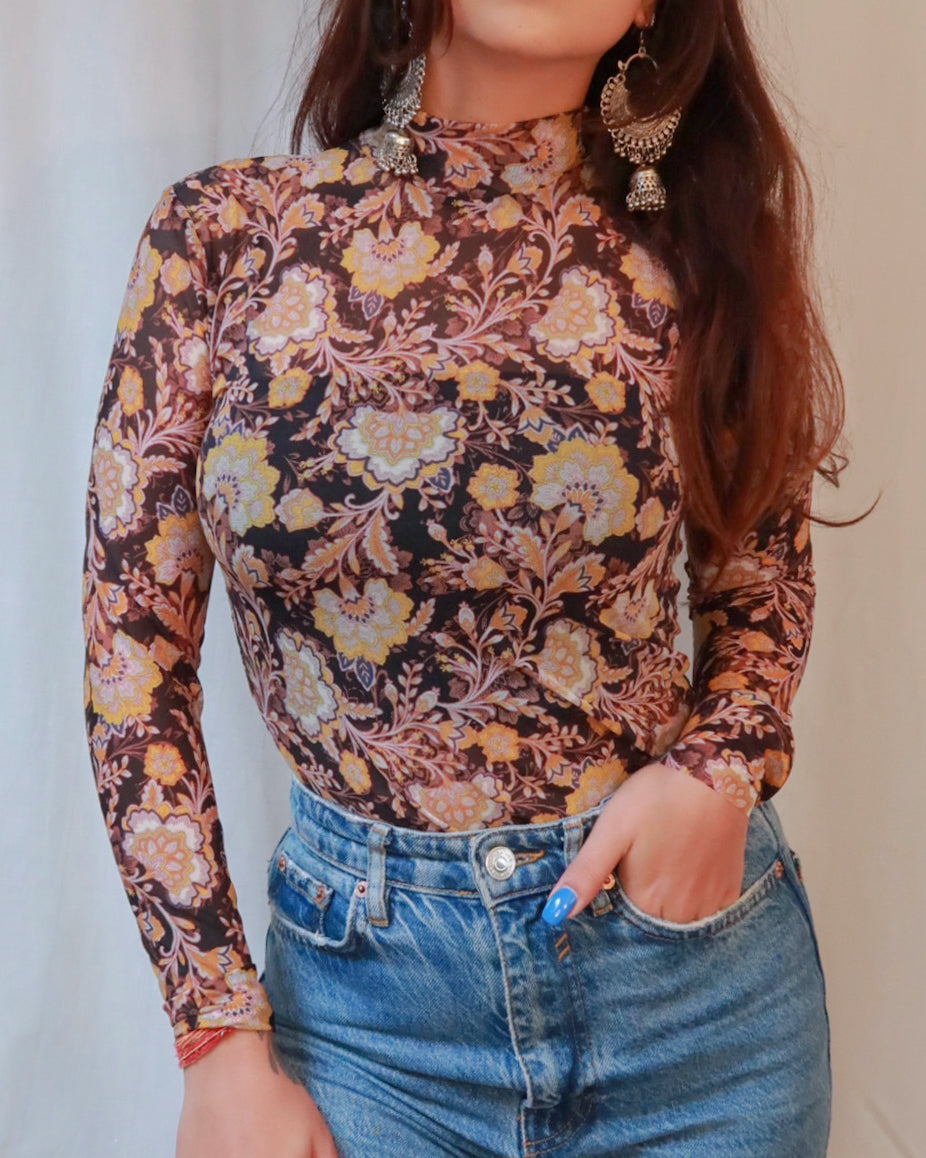 Top Col Roulé en Tulle