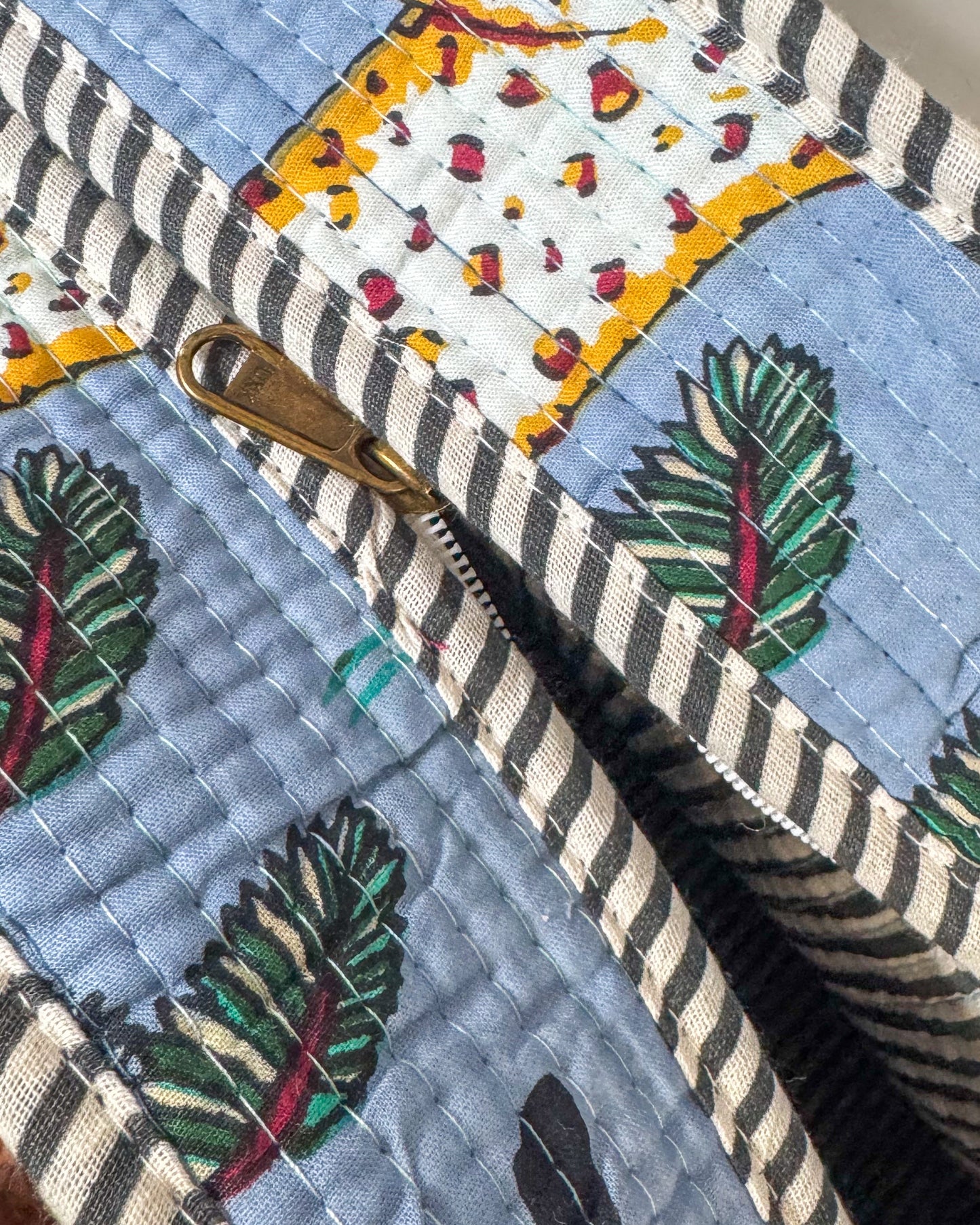 Light blue jungle l Big tote bag in quilted cotton