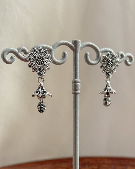 Small jhumka earrings