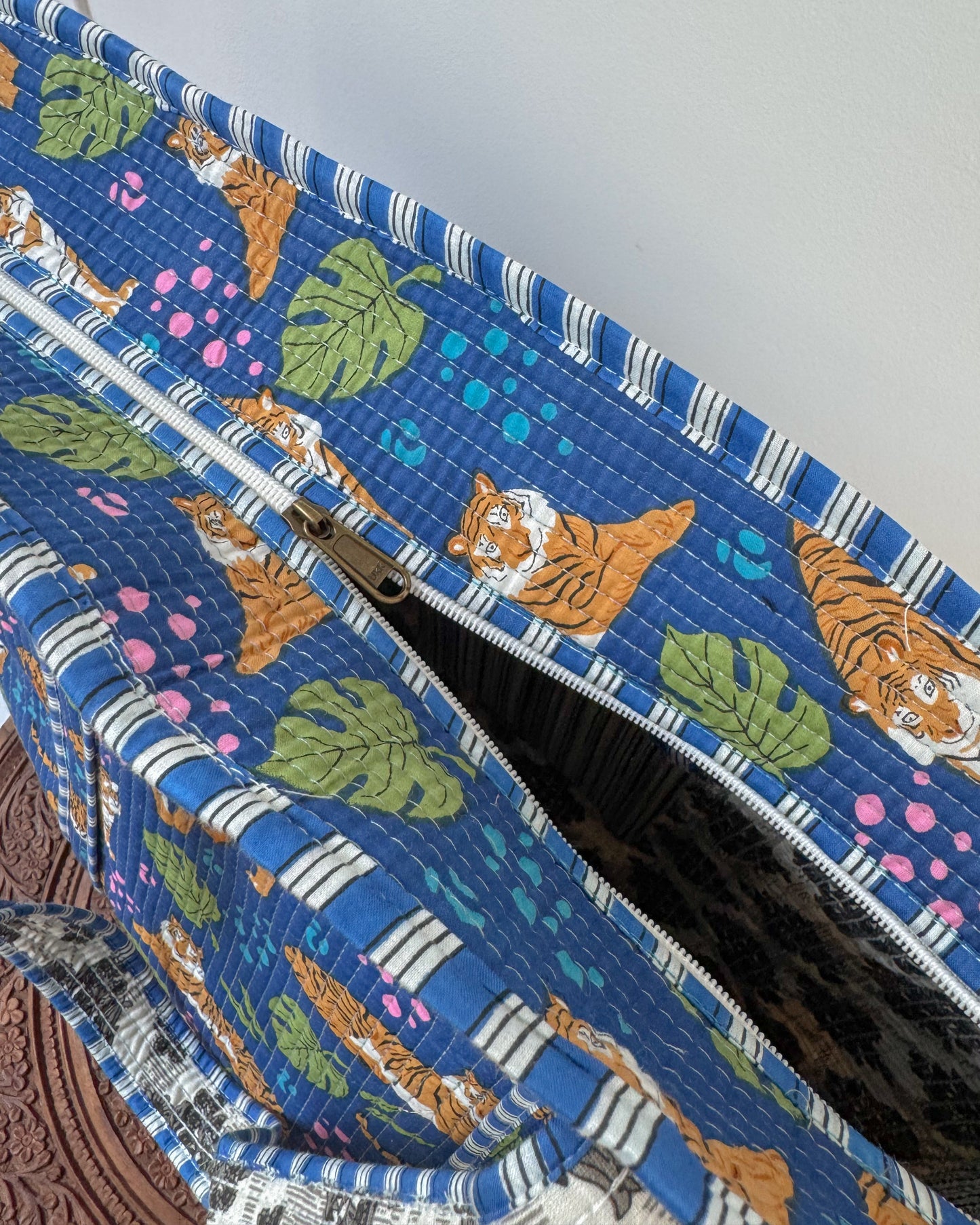 Blue tiger l Big tote bag in quilted cotton
