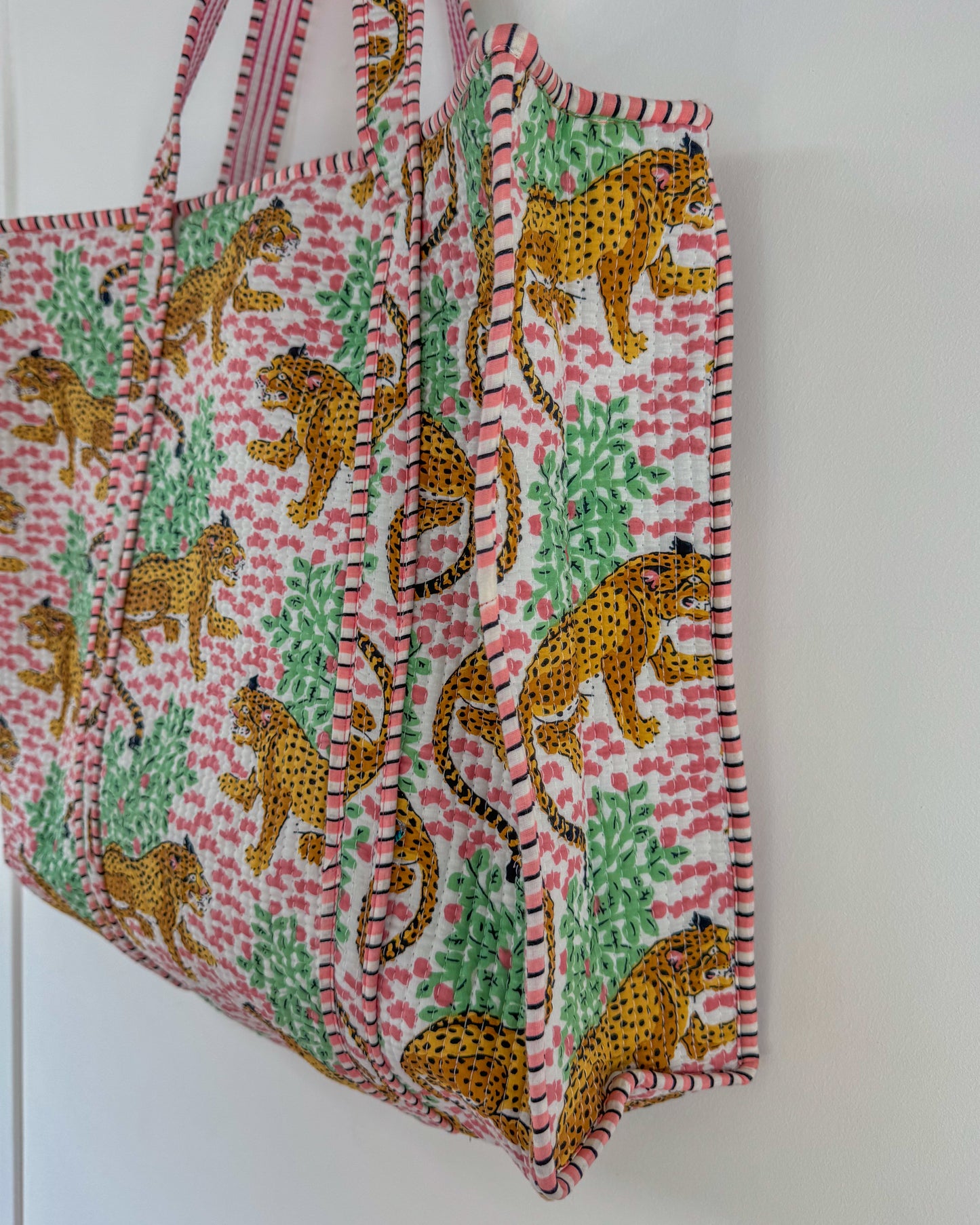 White and pink tiger l Big tote bag in quilted cotton