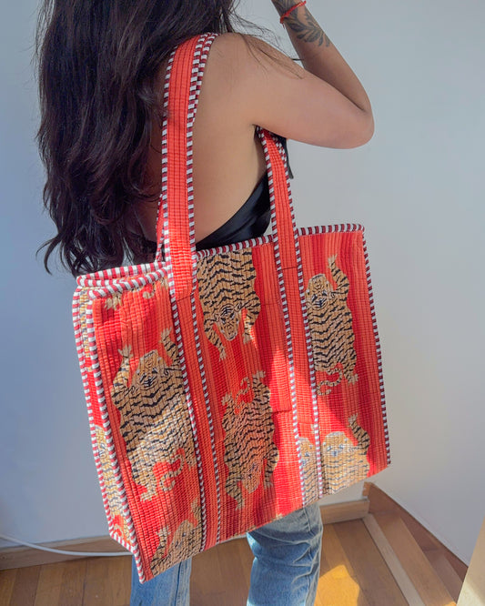 Red Tiger l Big tote bag in quilted cotton